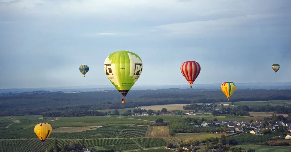 Les essentiels pour préparer un vol en montgolfière réussi