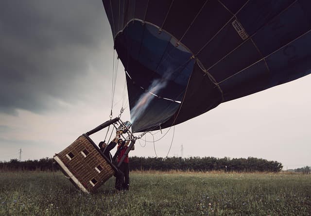 Les astuces essentielles pour réussir votre vol en montgolfière