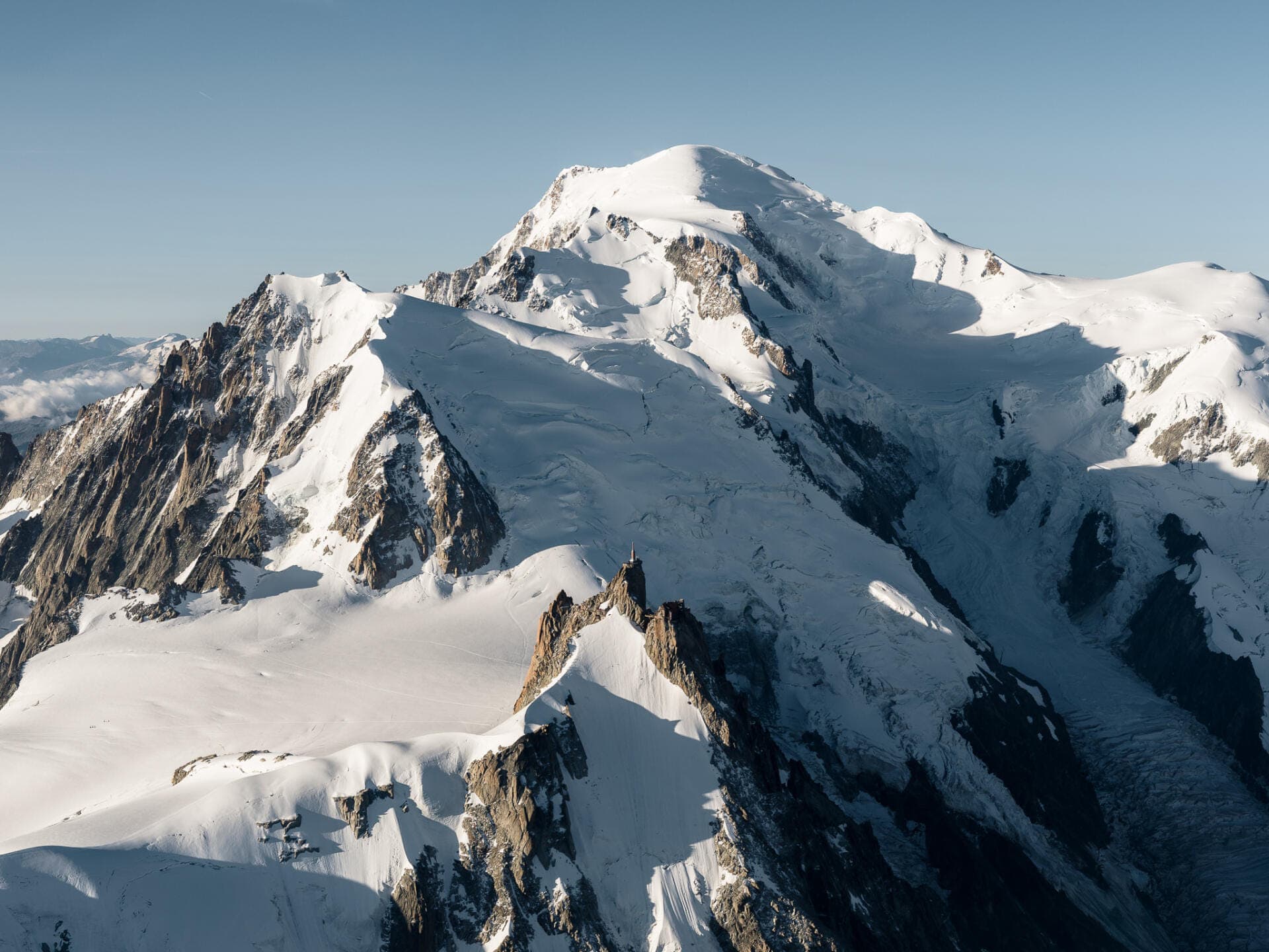 Survolez le Mont Blanc : une aventure aérienne unique